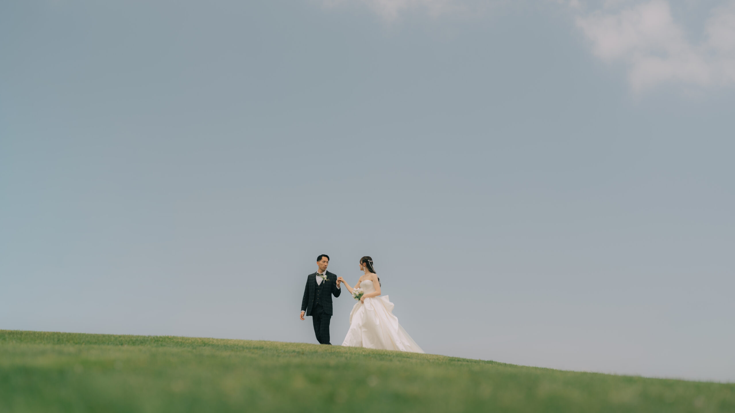 結婚式のオープニングムービーを前撮り｜お写真と映像を一緒に残す方法